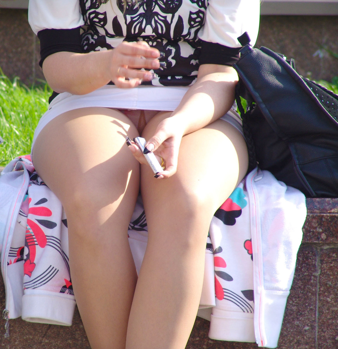 Hidden camera outdoor panties fan pic