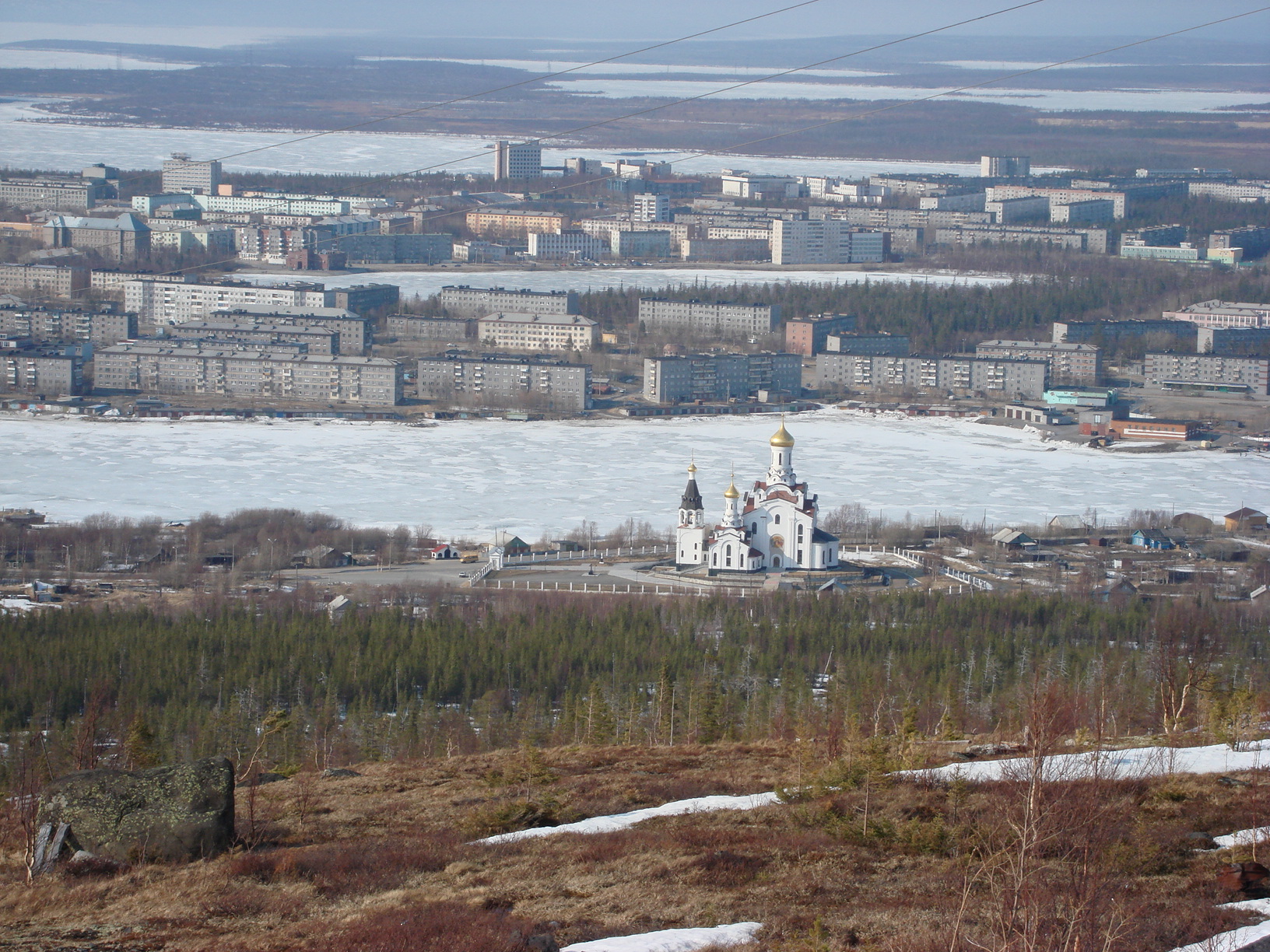 Синоптик мончегорск. Город Мончегорск Мурманской области. Смотровая площадка Мончегорск. Мончегорск панорама. Церковь Мончегорск.